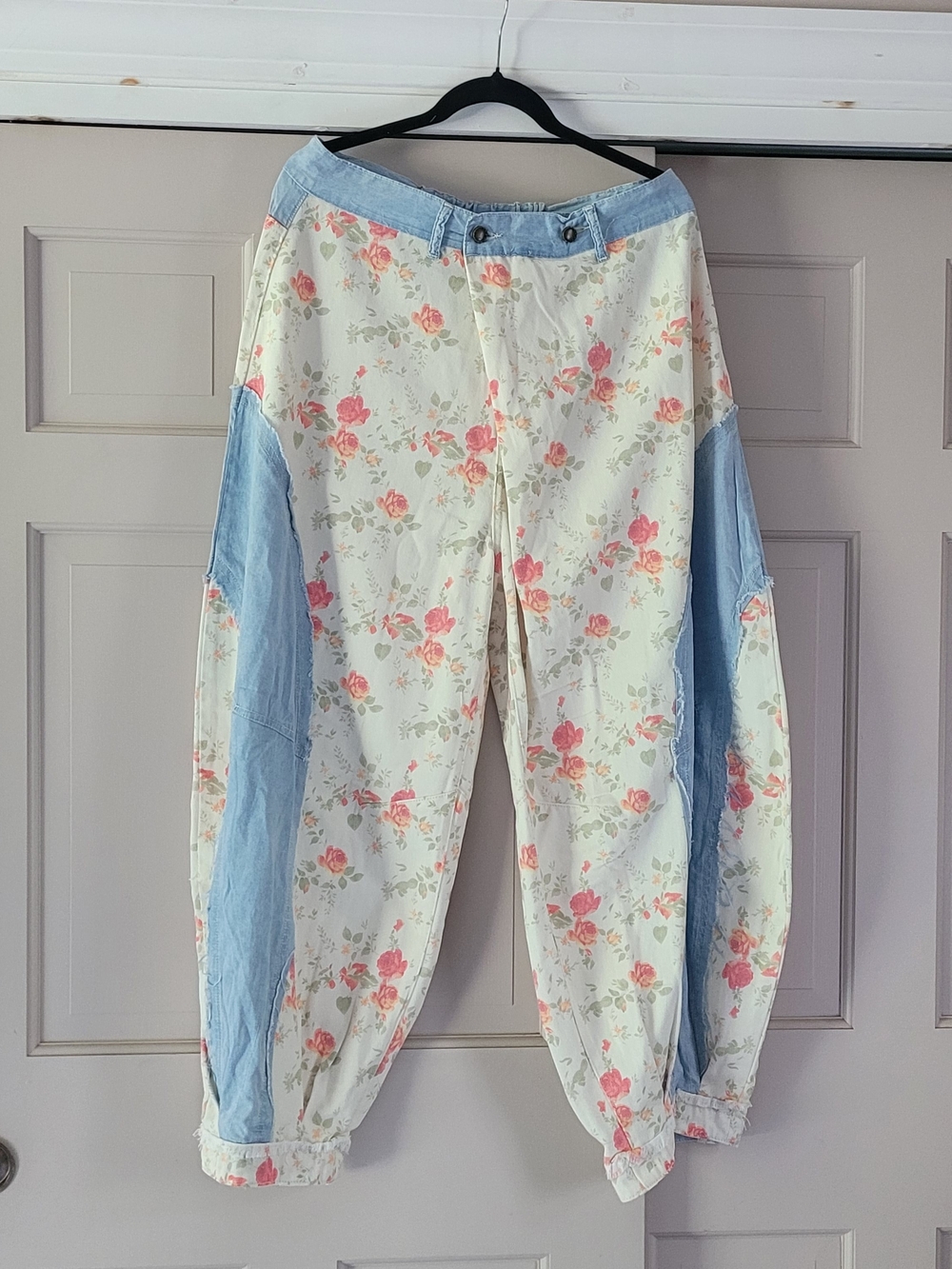 POL Floral Patchwork Boyfriend Jeans - Cream & Light Blue L NWOT